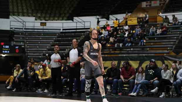 No. 14 redshirt junior Noah Surtin (125) during his match against No. 18 Air Force sophomore Tucker Owens.